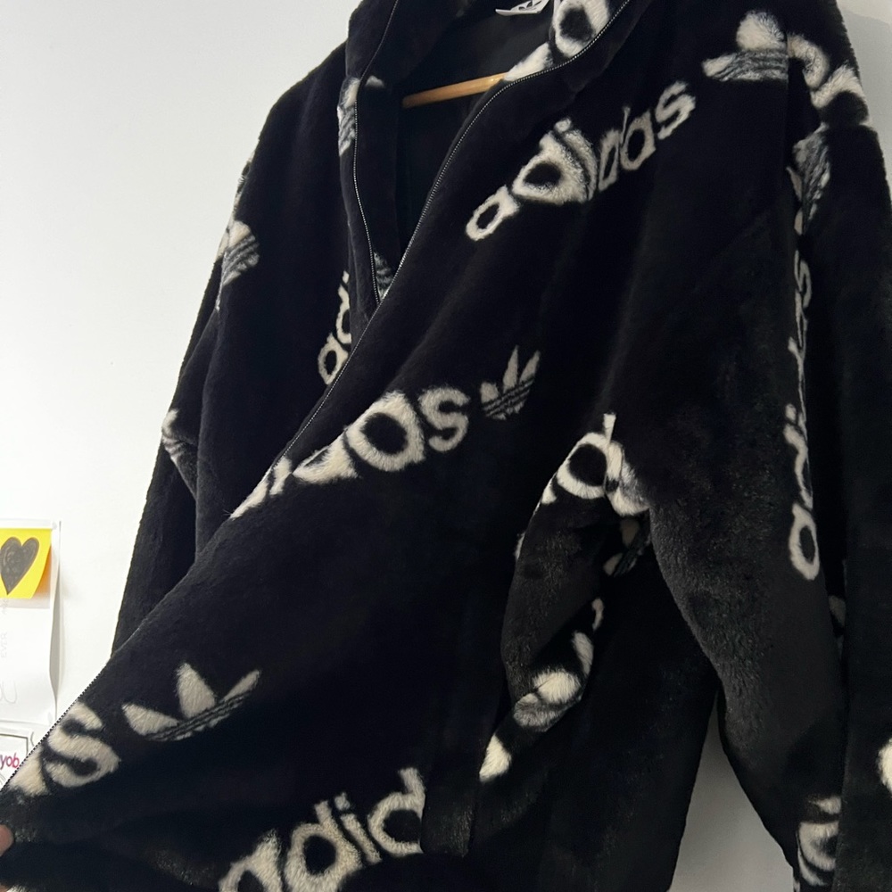 Adidas Originals Woman’s Fur Coat - Picture 6 of 7